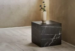 Menu Plinth Cubic, 2017