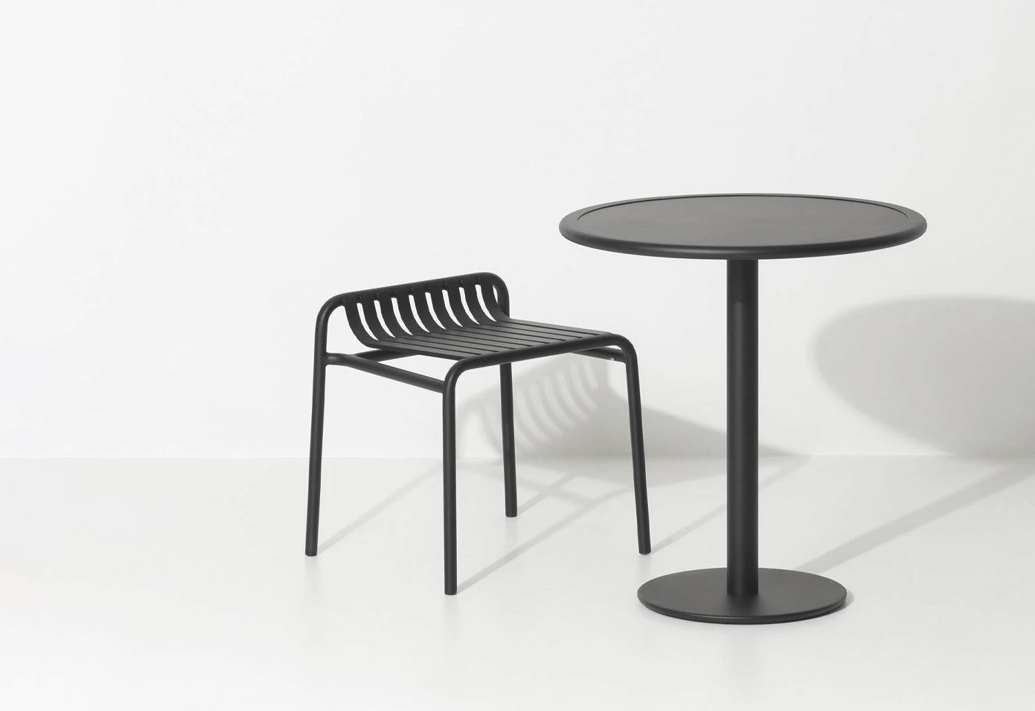 Week-End Round Bistro Table - Image 5